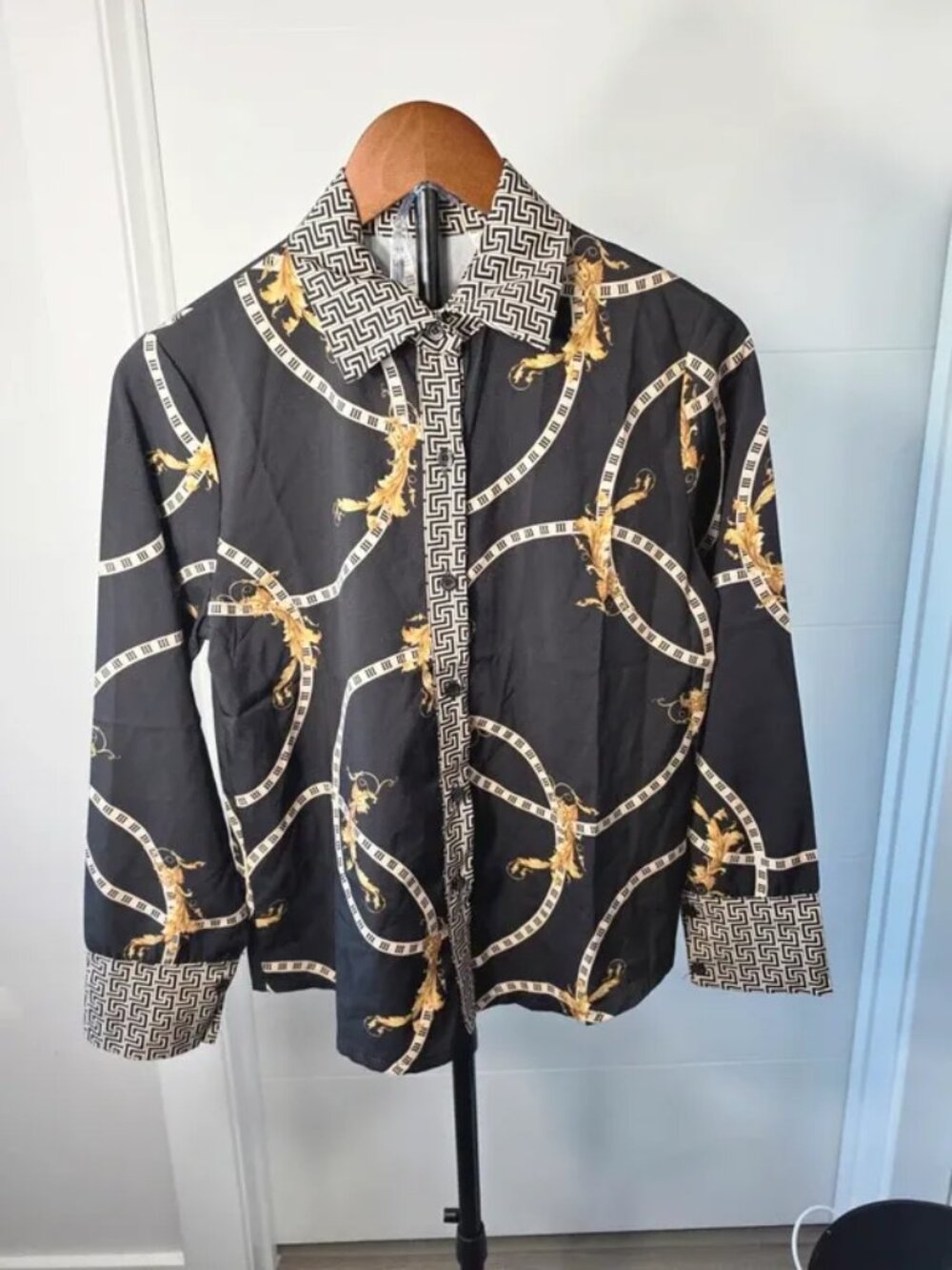 Polyester blouse, chain and equestrian print shirt with contrast collar and cuff